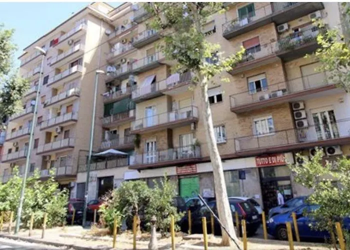 Dimora Astraris בית הארחה *